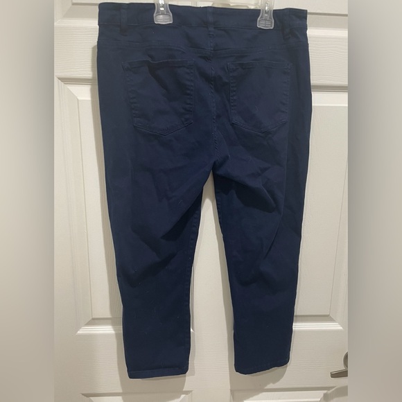 ⛴️CHAPS Capris⛴️ - Picture 2 of 10